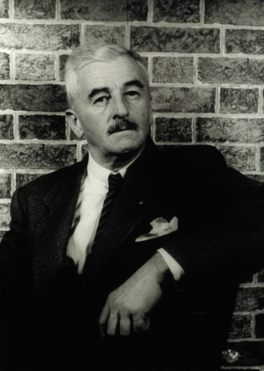 Ffotograficzny portret Williama Faulknera autorstwa Carla Van Vechtena (wikimedia/domena publiczna)