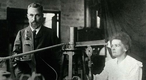Piotr Curie z Marią Curie-Skłodowską w laboratorium (1906)