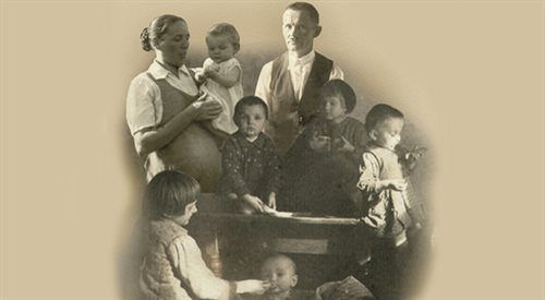 Wiktoria i Józef Ulmowie ze swoimi dziećmi