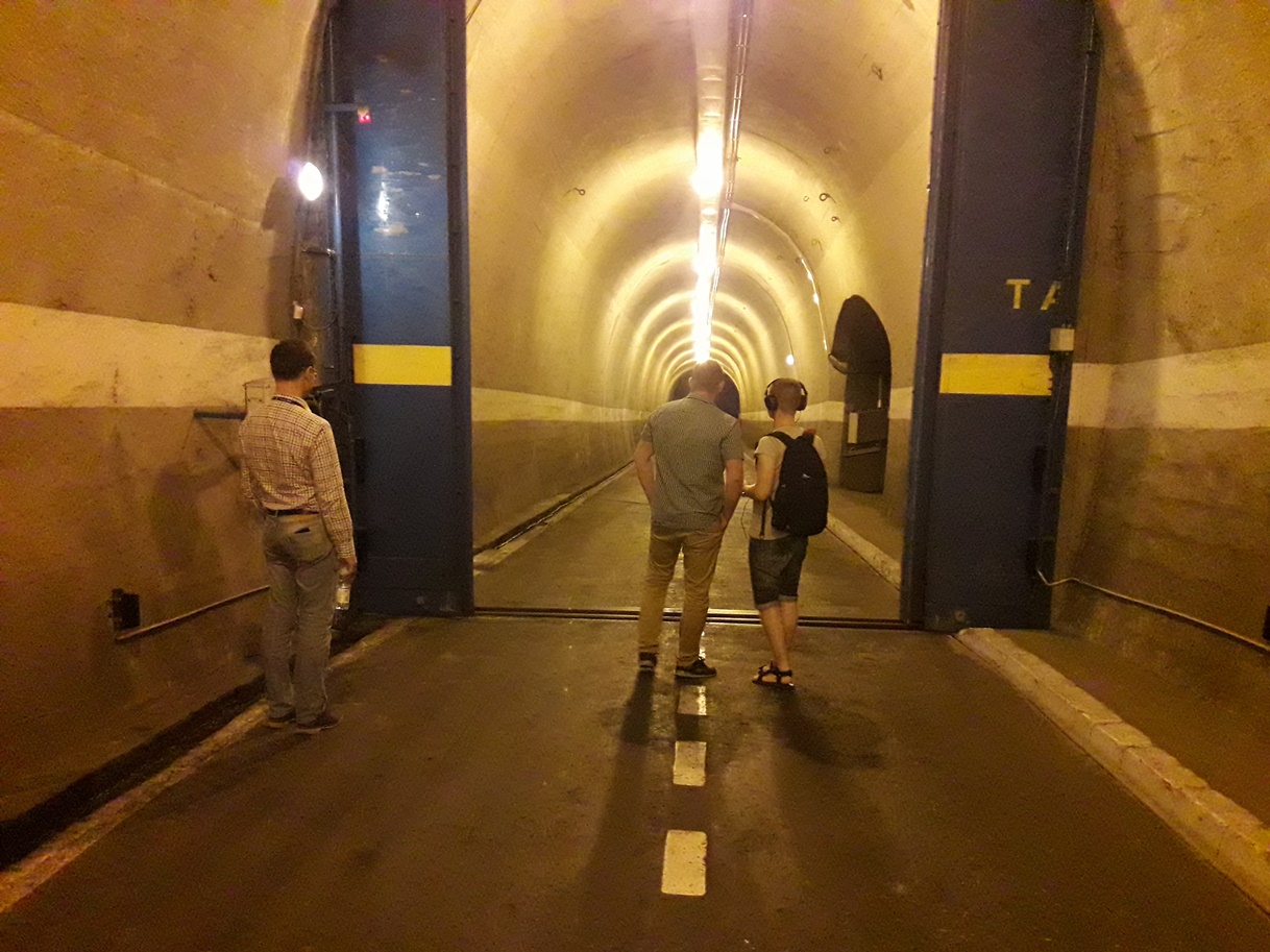 Góra Żar tunel 1218x913.jpg