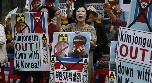 Protest mieszkańców Korei Południowej przeciwko kolejnym próbom nuklearnym Korei Północnej.