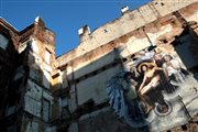Malowidło na ul. Sprzecznej - jedna z 10 prac street artowej artystki Joli Kudeli, nawiązujących do arcydzieł światowego malarstwa.