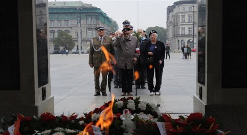 Uroczystości przed Grobem Nieznanego Żołnierza związane z 70 rocznicą powstania Narodowych Sił Zbrojnych