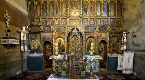 Wnętrze wzniesionej około 1600 roku cerkwi grekokatolickiej pod wezwaniem Narodzenia Przenajświętszej Bogarodzicy w Chotyńcu.