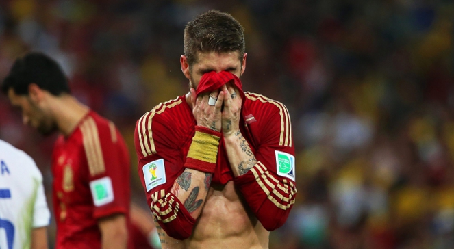 Zrozpaczony Sergio Ramos po meczu z Chile. Hiszpania odpadła z walki o mistrzowski tytuł