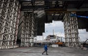 Trwa budowa nowej osłony na reaktorem czarnobylskim, 22 kwietnia 2016. Do katastrofy elektrowni atomowej w Czarnobylu doszło 26 kwietnia 1986 roku. Wybuch czwartego reaktora siłowni doprowadził do skażenia części terytoriów Ukrainy i Białorusi. Substancje radioaktywne dotarły też nad Skandynawię, Europę Środkową, w tym Polskę, a także na południe k