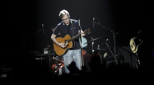 Eric Clapton podczas koncertu w Rydze, który odbył się 5 czerwca 2013 roku