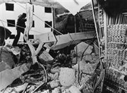 Zamach bombowy na siedzibę RWE w Monachium (21.02.1981), zorganizowany przez grupę terrorystyczną Iljicza Ramireza Sancheza, znanego jako Szakal-Carlos. Wnętrze budynku (21.02.1981 r.)

