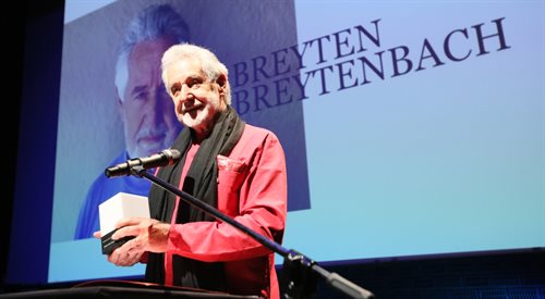 25 maja 2017r., Breyten Breytenbach odbiera Międzynarodową Nagrodę Literacką im. Zbigniewa Herberta podczas uroczystej gali w Teatrze Polskim w Warszawie
