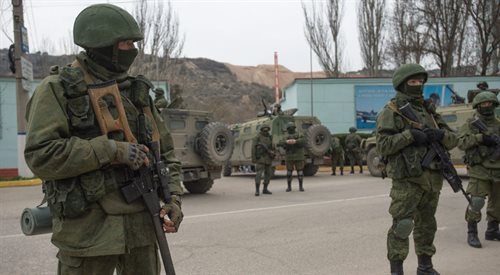 Marzec 2014 roku, Krym - rosyjskie siły wojskowe i najemnicy, określani wówczas jako niezidentyfikowani żołnierze zajmują bazę Ukrainy w Bałakławie