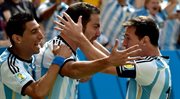 Piłkarze Argentyny cieszą się po bramce, która dała im awans do półfinału mistrzostw świata w Brazylii