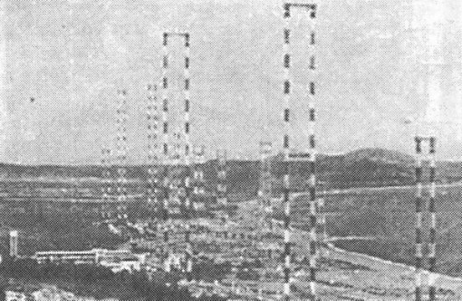 Zdjęcie z radzieckich materiałów propagandowych. Stacja nadajnikowa Radia Wolna EuropaRadia Swoboda w Playa De Pals w (Hiszpania). W 1988 roku znajdowało się tam pięć nadajników 250-kilowatowych i jeden 100-kilowatowy.