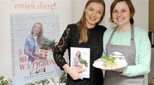 Agnieszka Mielczarek (po lewej) i Marta Hoppe (po prawej) na warsztatach kulinarnych