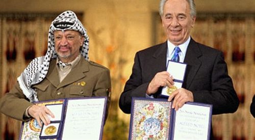 Jasir Arafat i Szymon Peres - laureaci Pokojowej Nagrody Nobla,1994; dziś na Bliskim Wschodzie brak silnych polityków, którzy nie załatwialiby tylko doraźnych spraw, a patrzyli w przyszłość - mówili Michał Żakowski i Grzegorz Dziemidowicz