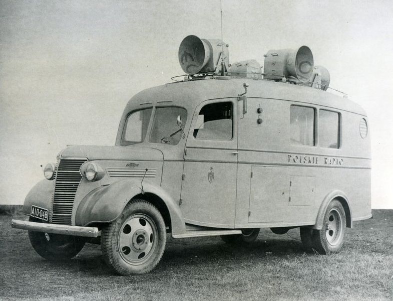 Wóz transmisyjny Polskiego Radia marki Chevrolet (1939 rok), aut. nienznay, źr. http://www.automobilia.pl, Wikipedia/dp