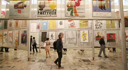 Międzynarodowe Biennale Plakatu prezentuje twórczość plakatową powstałą na świecie w ciągu roku poprzedzającego imprezę
