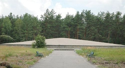 Kopiec upamiętniający ofiary masowego morderstwa w obozie w Sobiborze