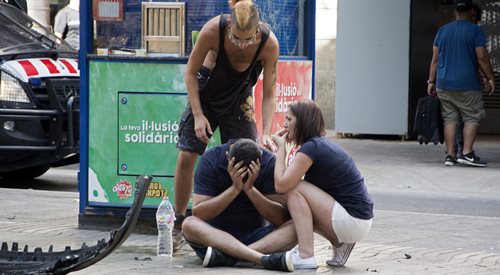 W wyniku zamachu w Barcelonie zginęło 14 osób, a ponad 130 zostało rannych