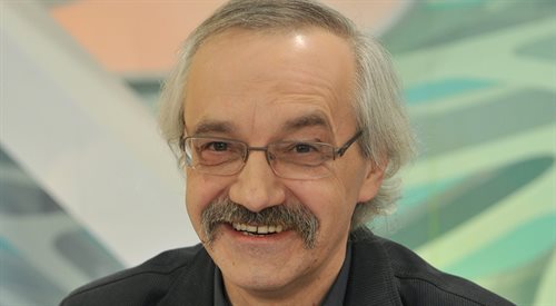 Andrzej Grembowicz jest członkiem Polskiej Akademii Filmowej i Laureatem Nagrody Hartley-Merrill za scenariusz filmu Tam, gdzie żyją Eskimosi