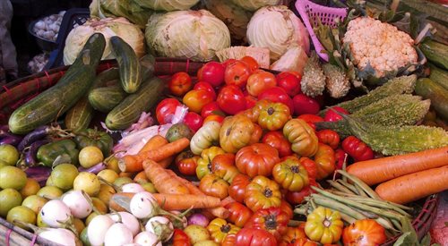 W nowej piramidzie żywienia warzywa i owoce uplasowały się zaraz za sportem i aktywnością fizyczną. Czy dania bezmięsne mogą być smaczne?
