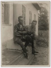Witold Pilecki ze znajomym, Aleksandrem Żeligowskim. Lida, 1930 