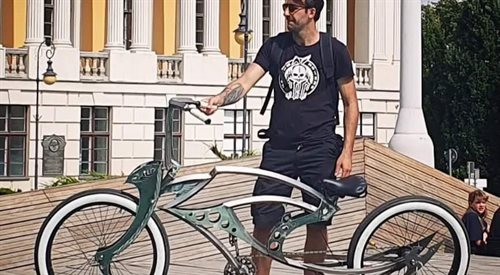 Adrian Łucjan zajmuje się projektowaniem rowerów.
