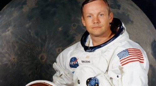 Neil Armstrong, pierwszy człowiek, który postawił nogę na księżycu