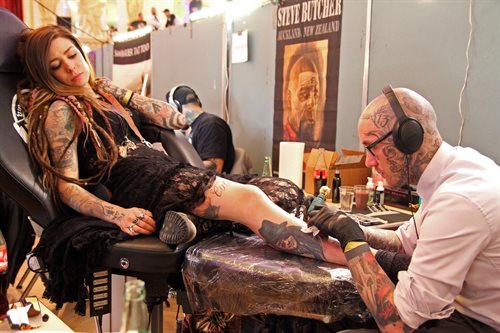 W USA każdego roku na tatuaże wydawane jest 1,5 biliona dolarów