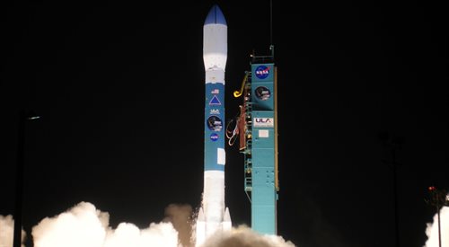 Start rakiety Delta II z satelitą SMAP