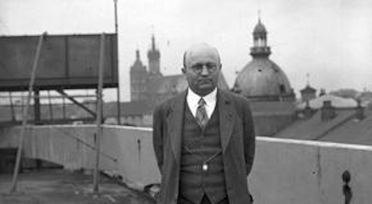 Profesor Stefan Mierzwa, założyciel i prezes Fundacji Kościuszkowskiej w USA podczas wizyty w Krakowie w 1934 roku.